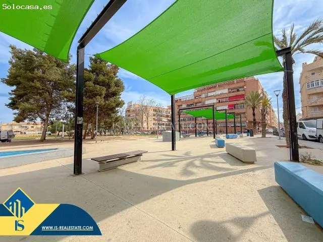 Estudio en Torrevieja Centro con 2 Piscinas