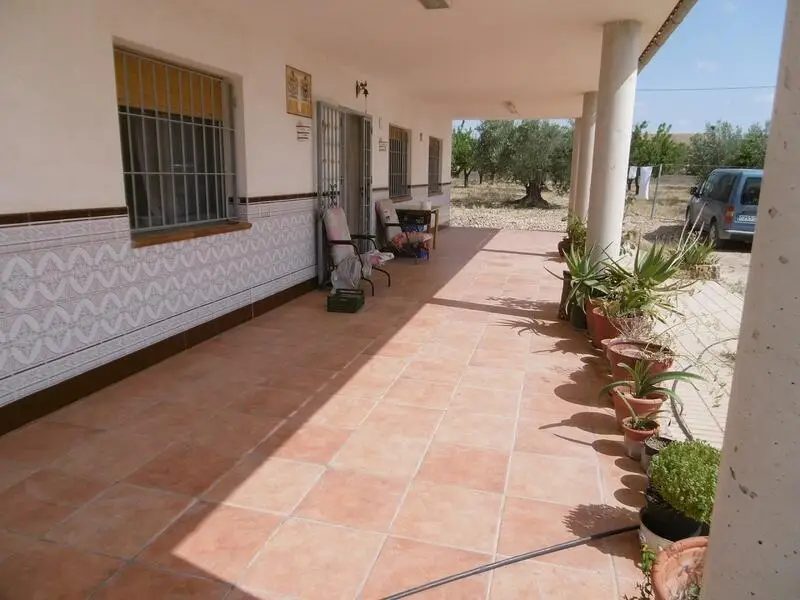 Chalet 4 dormitorios Yecla 156m2