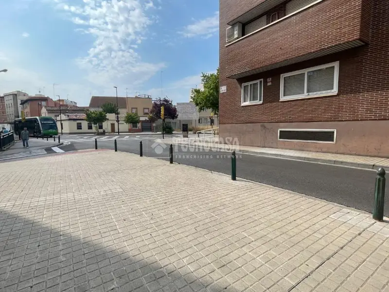 Piso en Venta Oliver Valdefierro 2 Dormitorios Exterior Luminoso