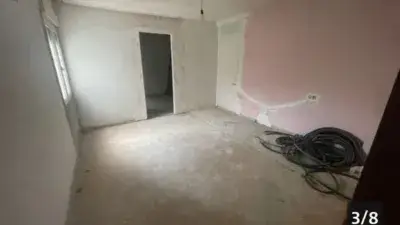 Piso para Reformar con Trastero y Posibilidad de Ascensor