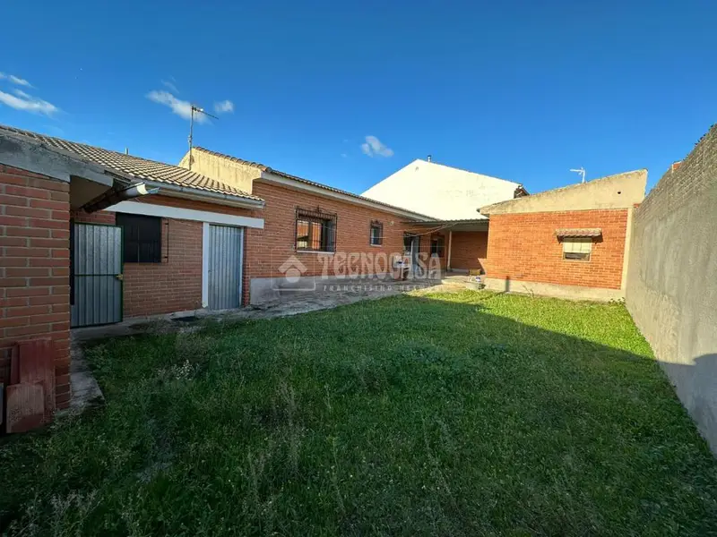 Casa en venta en C. Azucena