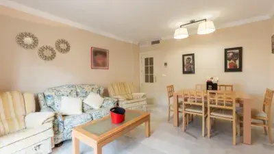 Piso en Venta en Urbanizacion Privada con Piscina
