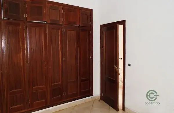 Casa amplia en La Campana Sevilla