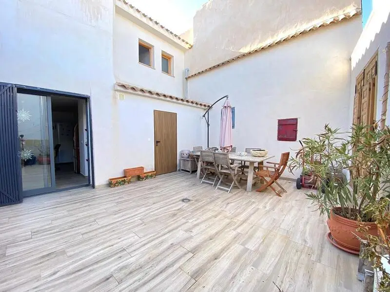 Casa de Campo Reformada en Pinoso 3 Habitaciones