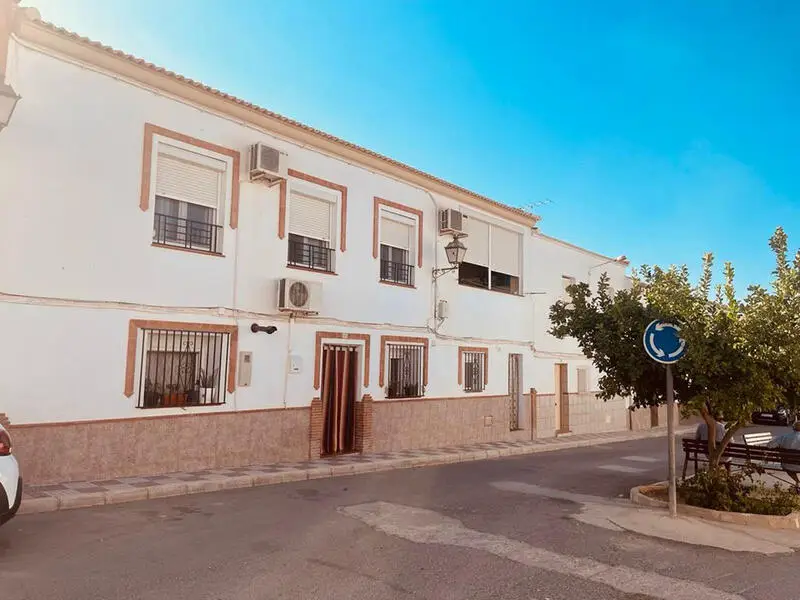 Adosado en Venta Fuente Piedra 2 Dormitorios Cerca Antequera