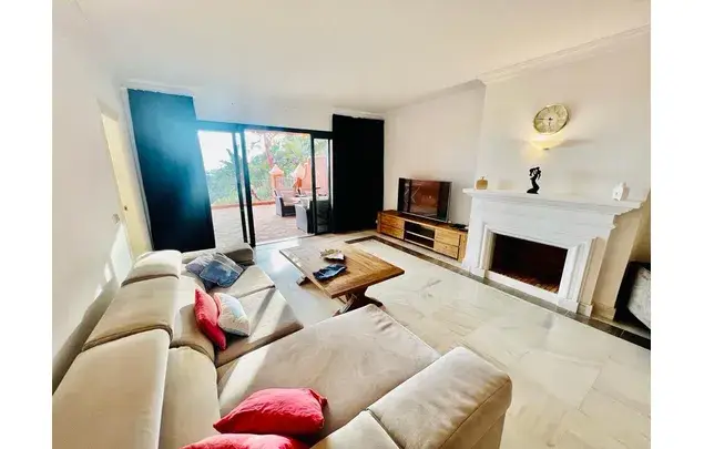 Apartamento 2 Dormitorios Benahavís Vistas al Mar Piscina Parking