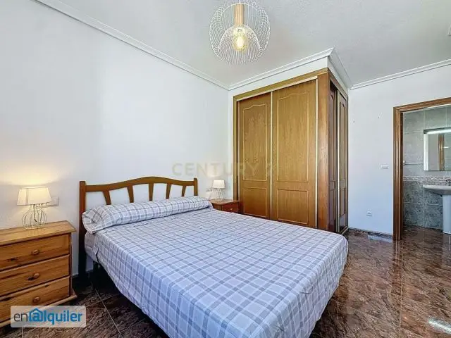 Alquiler Piso 3 Dormitorios 2 Baños Aire Acondicionado Ascensor Torrevieja