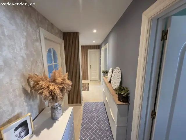 Vivienda Contemporanea en Benicarl con Patio Interior y Balc