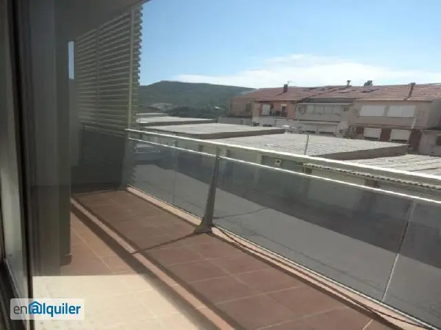 Alquiler Piso VPO con Ascensor y Garaje en Suria