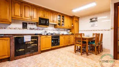 Casa en Llantones con 22000m2 de parcela y amplio espacio habitable