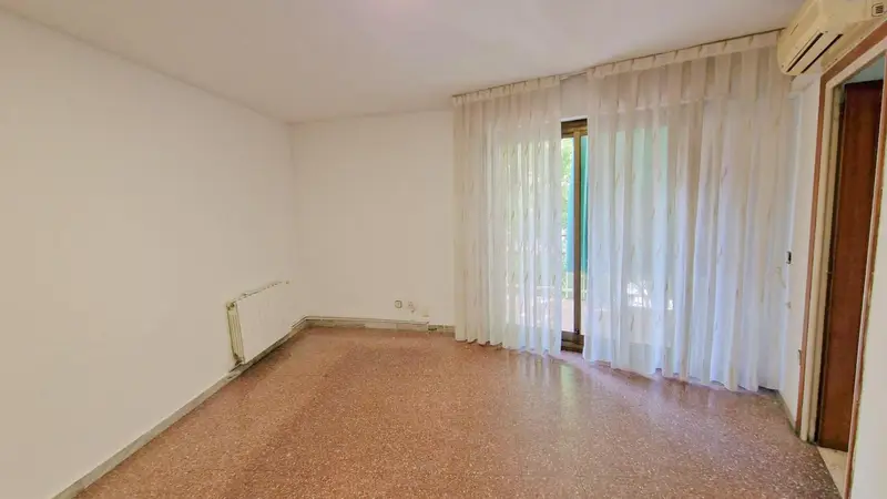 Piso 4 dormitorios 2 baños Ascensor Balcón Exterior Venta