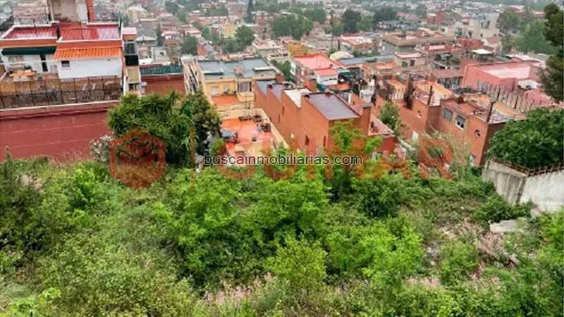 Solar en Venta en Barcelona 7 Viviendas 6 Parkings