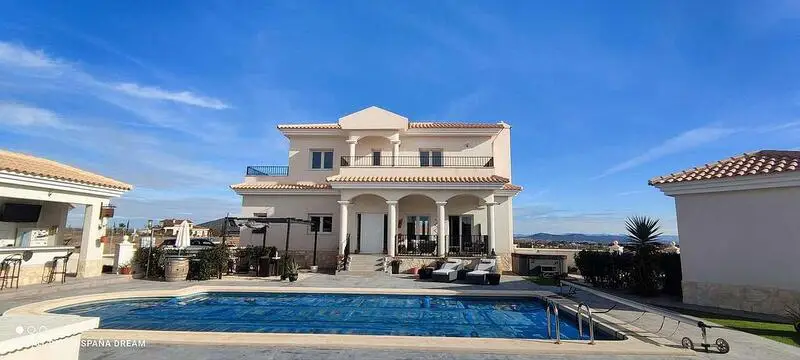 Villa de Lujo en Venta Pinoso 4 Dormitorios Piscina Privada