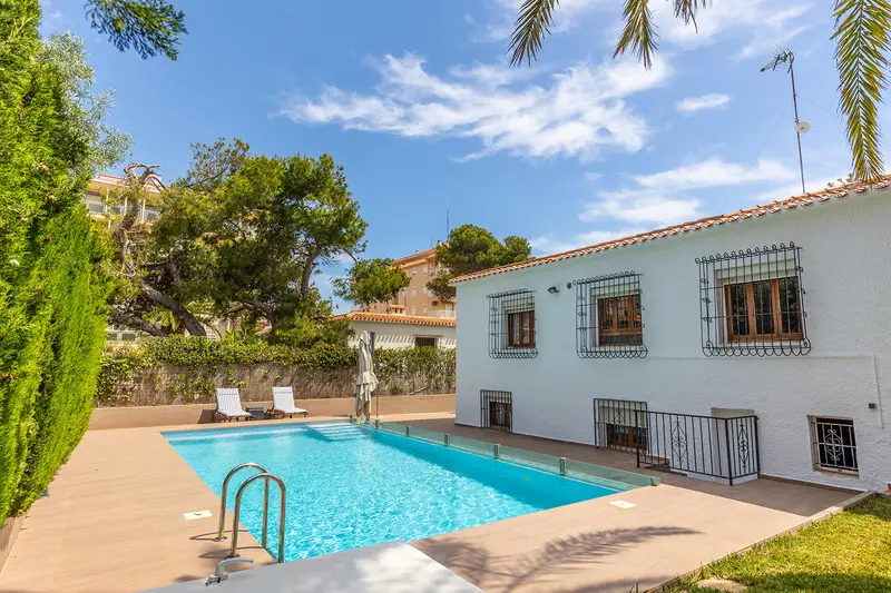 Villa en venta en Torrevieja cerca del mar