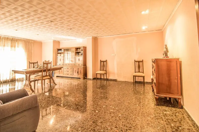 Edificio en Venta en L'Alcudia 308m2 Tres Plantas Local Comercial Terraza
