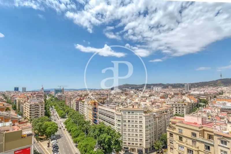 Apartamento con Vistas Impresionantes en el Eixample de Barcelona
