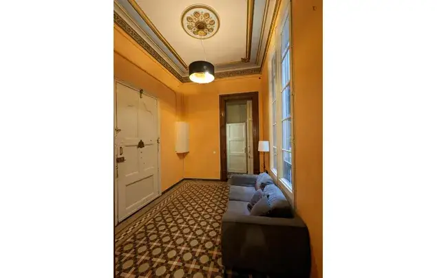 Apartamento 10 Dormitorios Barcelona Estudiantes Trabajadores
