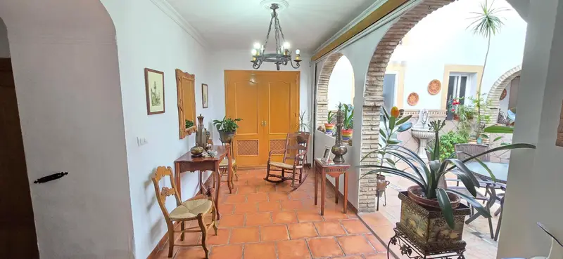 Casa con calefacción en Ollerías Córdoba 8 habitaciones