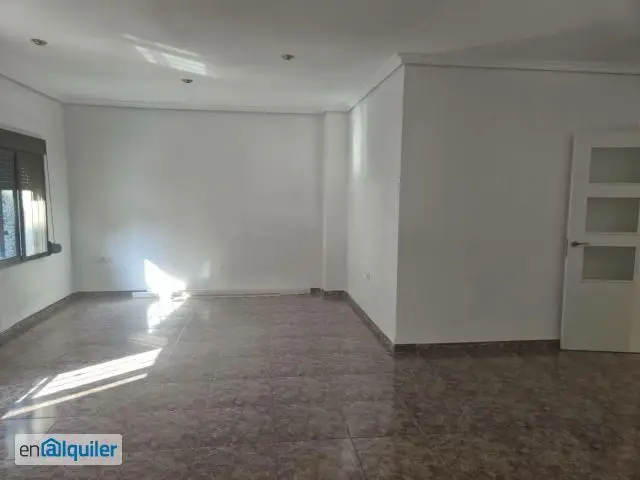 Casa en Aldaia con Terraza y Aire Acondicionado