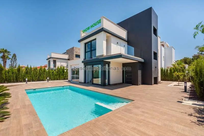 Villa en La Manga del Mar Menor con Piscina Privada y Cargador Electrico