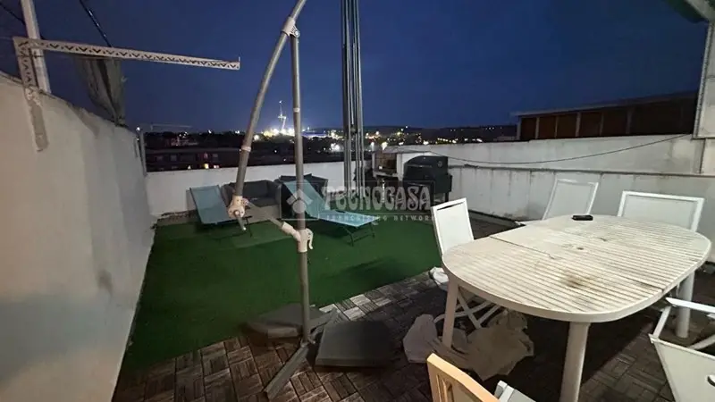&#x3c;h2&#x3e;Piso en venta en Barcelona: &#x20;Ático con dos terrazas y tres dormitorios&#x3c;/h2&#x3e;