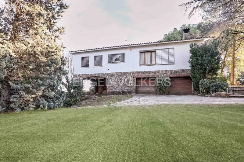 Chalet en Venta en Sant Pere de Vilamajor con Jardin y Piscina