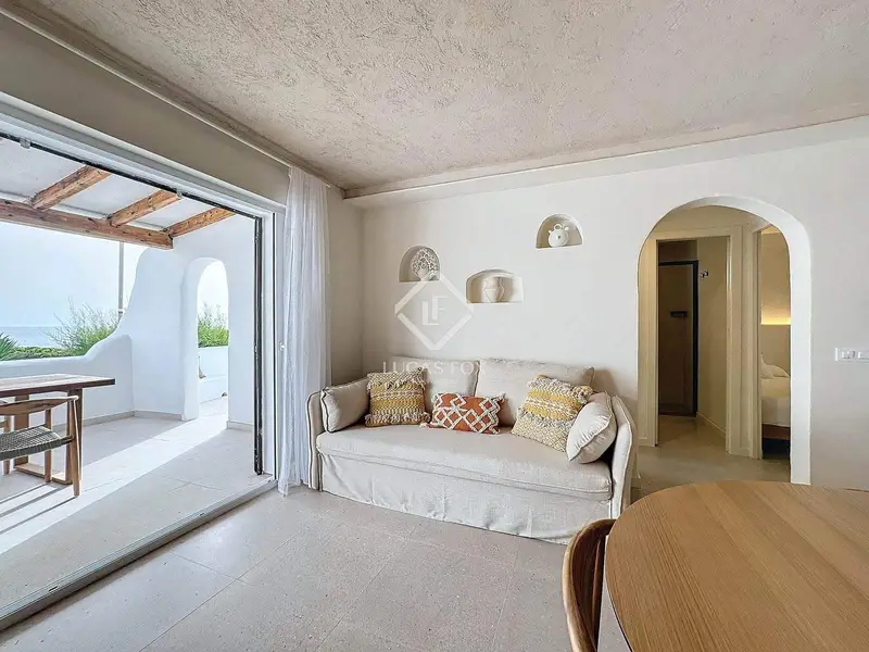 Chalet en venta en Menorca con vistas al mar y piscina