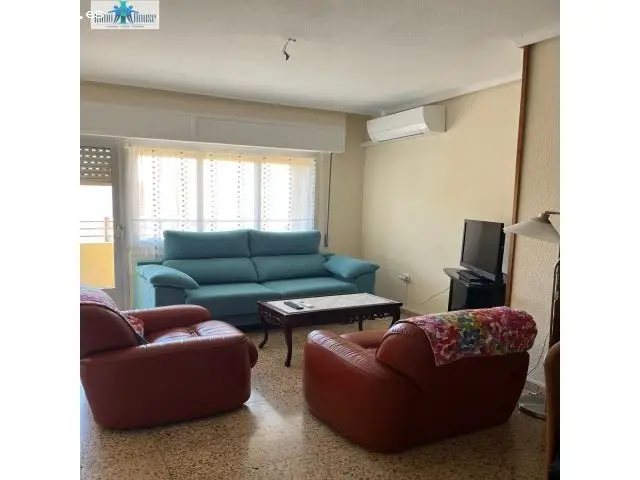 Alquiler Piso por Habitaciones Semicentro 4 Dormitorios 2 Baños