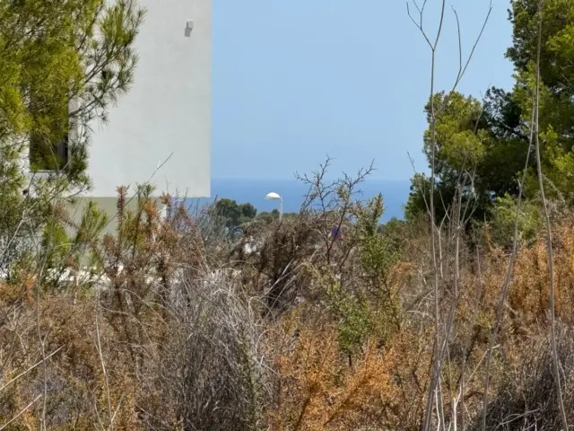 Terreno en Venta Moraira: Parcela Plana con Vistas al Mar