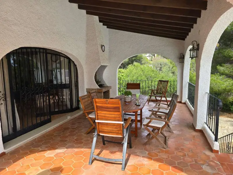 Chalet en Benissa con Vistas al Mar - Ideal para Inversión