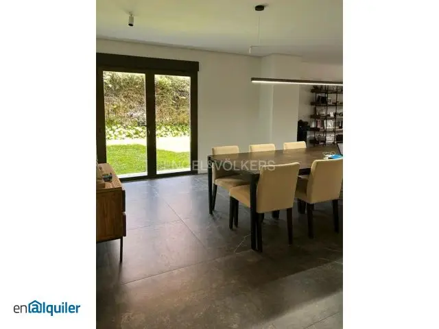 Alquiler Casa Adosada Lujosa Pozuelo Alarcón 6 Dormitorios