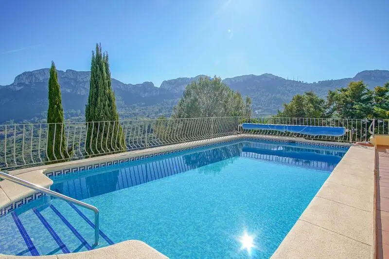 Villa de Lujo en Monte Pego con Vistas al Mar