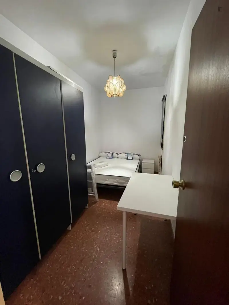 Habitacion Doble en Piso Tranquilo cerca de Sants