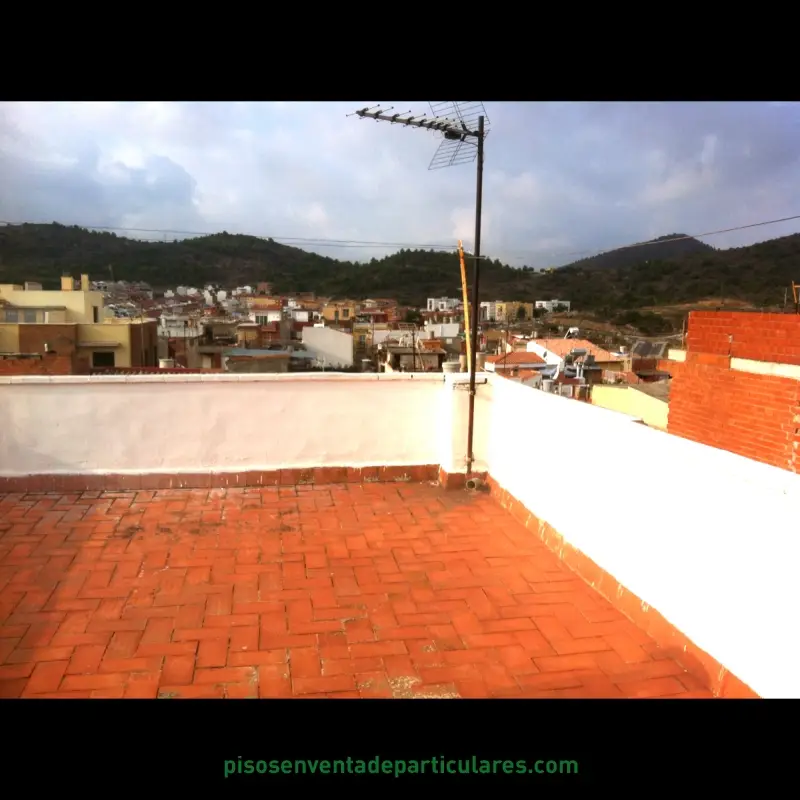 Piso Reformado en Zona Alta de la Vall con Terraza de 40m2