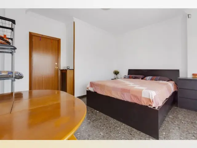 Habitacion Individual con Baño Privado cerca UM