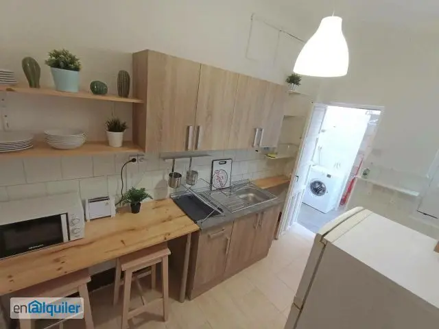 Piso estudiantes Granada 5 habitaciones