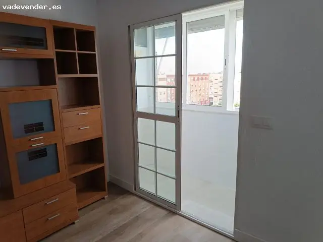 Vivienda Reformada Plaza Generalife 74m2 Cerca del Centro Comercial Los Arcos