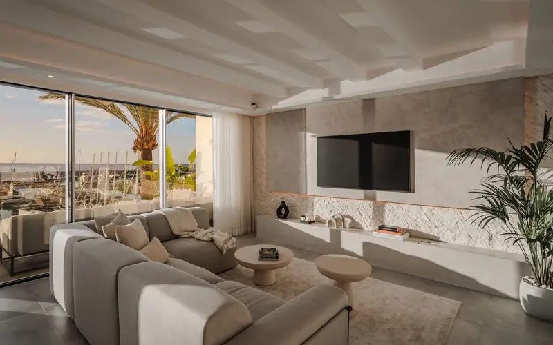 Ático de Lujo en Puerto Banús con Vistas al Mar