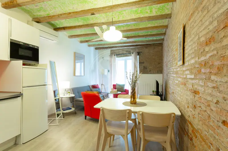 Apartamento en venta en Sombrerers Barcelona cerca Catedral del Mar