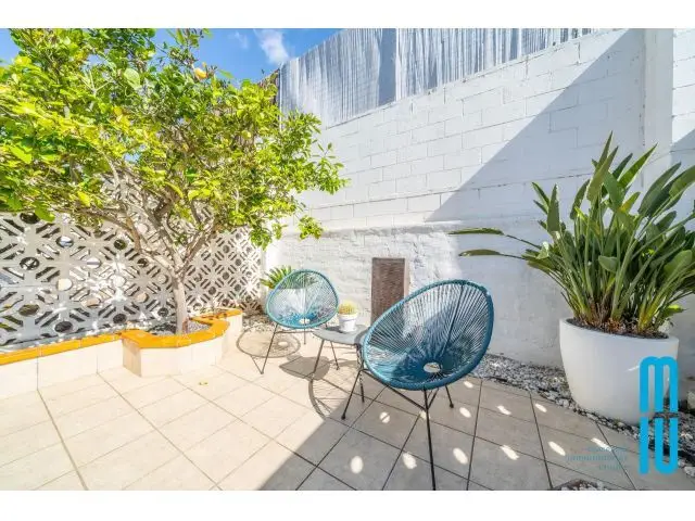 ¡Descubre Esta Fantástica Casa Pareada De Tres Plantas, Perfecta Para Toda La Familia!