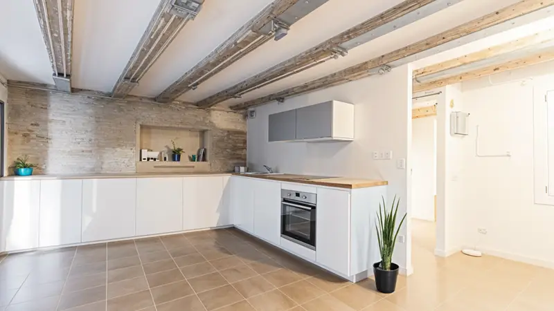 Piso con Encanto en El Born 2 Dormitorios 2 Baños Reformado