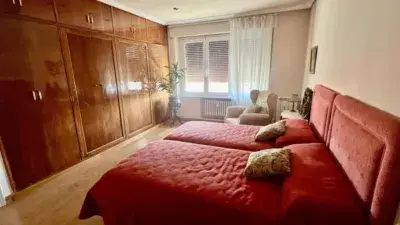 Piso en venta en Universidad-Los Lirios