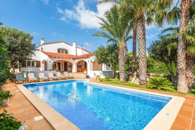 Chalet con Piscina Privada en Menorca Alquiler Vacacional