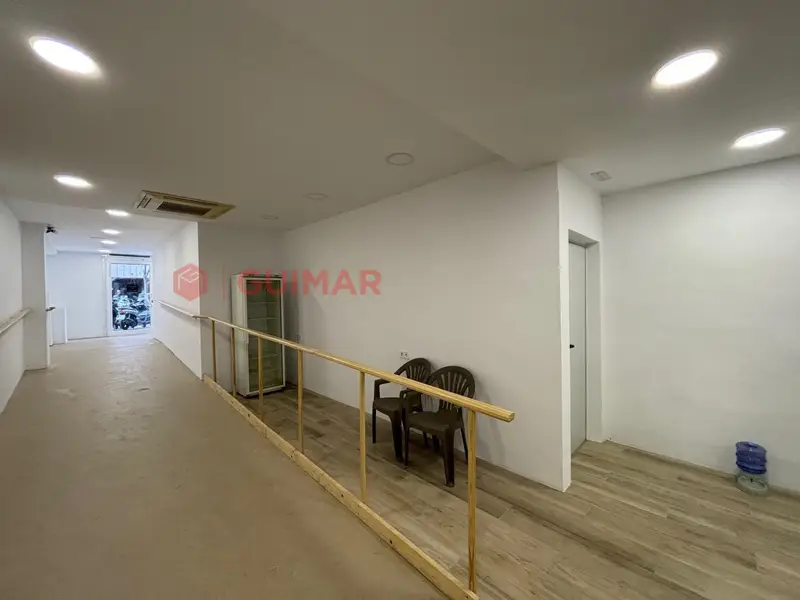 Venta Local Comercial Eixample Barcelona 260m² Hospital Clínico