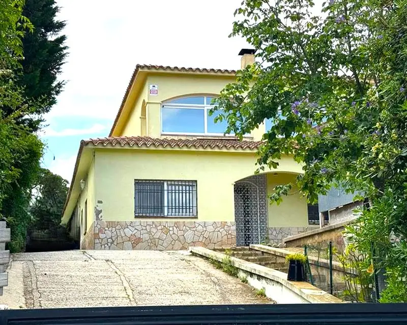 Piso 370m2 3 habitaciones 2 baños Tordera