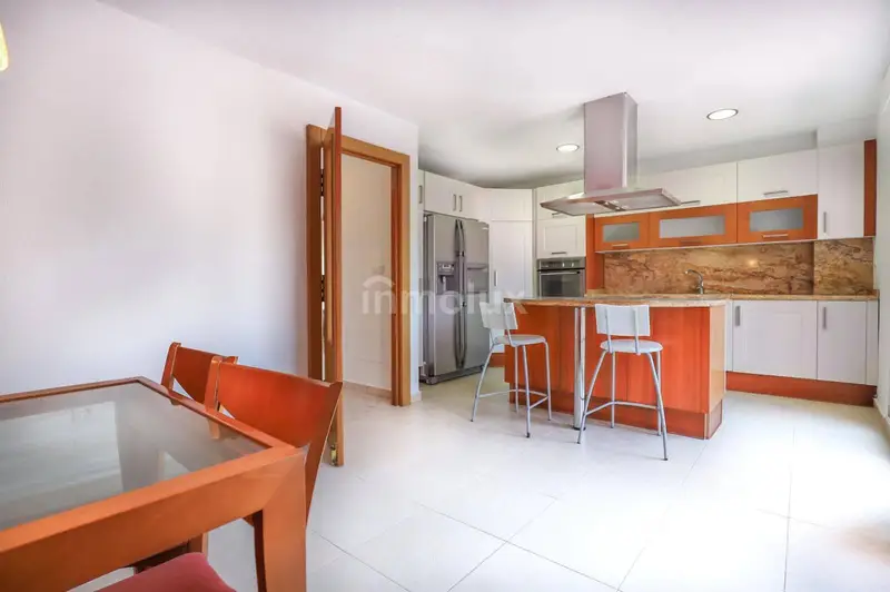 Chalet Adosado en Muchavista con Vistas al Mar