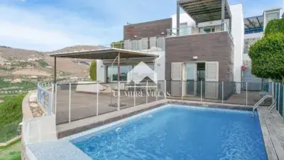 Casa en venta en Cerca de Restaurantes, Cerca del Mar, Cerca del Centro, Tranquilo, Urbanización