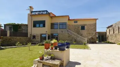 Casa de Piedra Reformada con Jacuzzi en Galicia