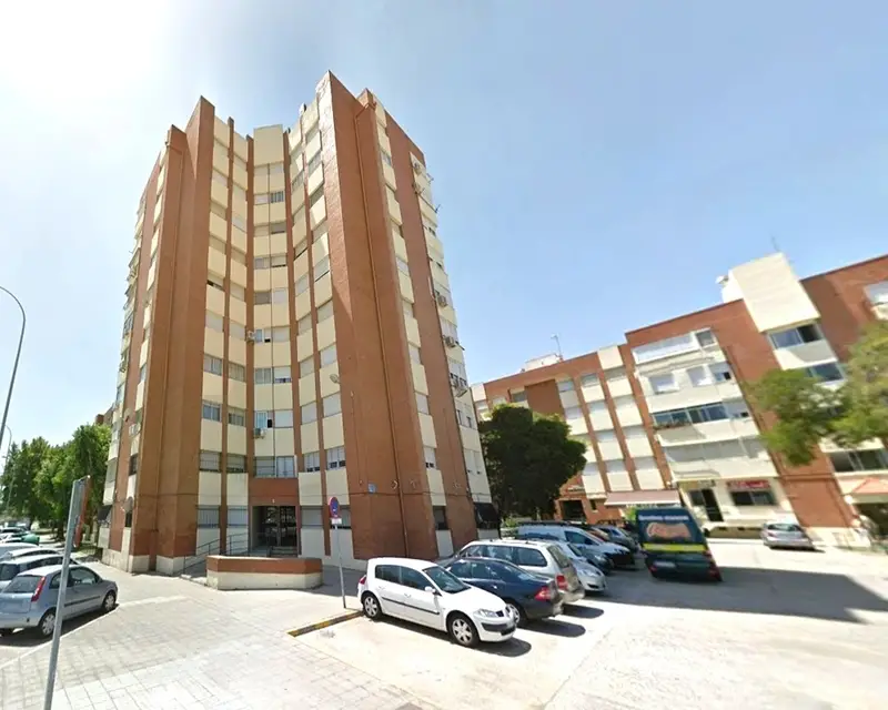Piso 93m2 4 habitaciones 3 banos Santa Marta Huelva