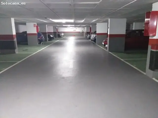 Alquiler Plaza Garaje Estaciones Parking Vigilado Coche Mediano